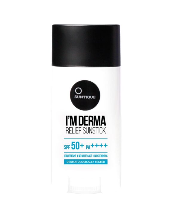 Compra online el protector solar en barra Suntique, formulado con aloe vera, ácido hialurónico y centella. Hidrata, calma y protege la piel del sol.