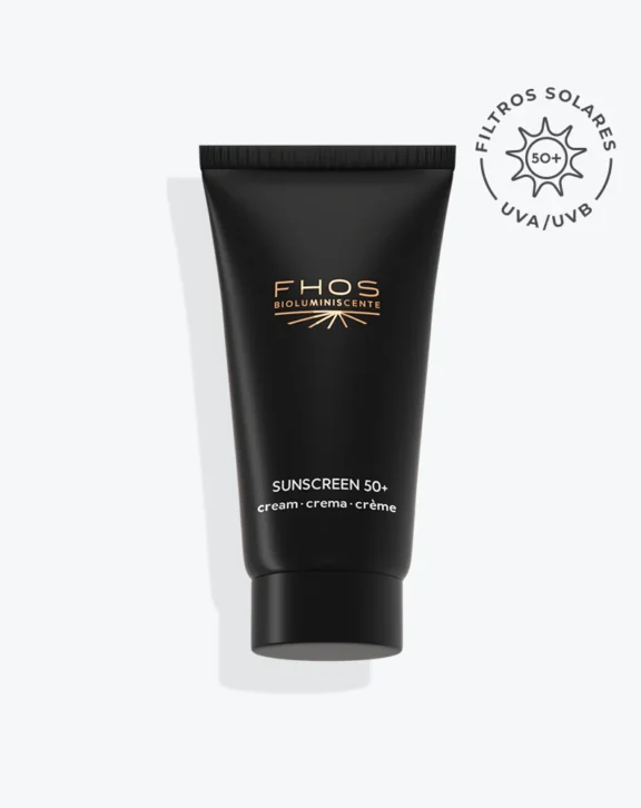 Protector solar facial que hidrata, con activos que protegen el ADN celular y previenen el envejecimiento prematuro. Textura ligera y aroma fresco.
