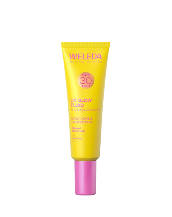 Protector solar urbano con filtros 100% minerales que ofrece protección inmediata frente a los rayos UVA/UVB. Enriquecido con aceite de moringa y pigmentos iluminadores, aporta luminosidad natural sin dejar residuo blanco.