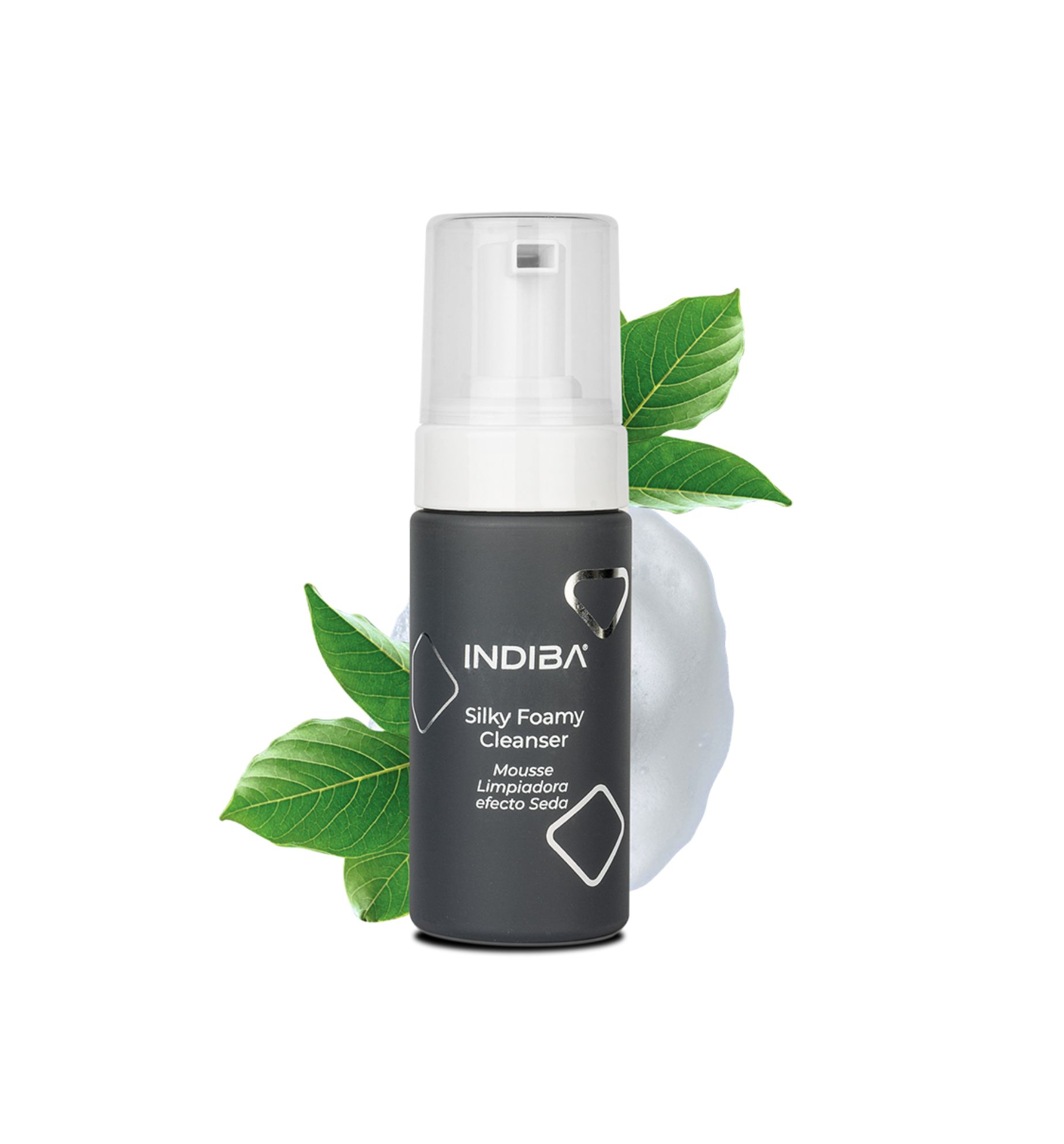 Limpiador facial en espuma con una textura delicada, ligera y sedosa que envuelve la piel suavemente, proporcionandouna limpieza agradable y una sensación de confort en cada aplicación.
